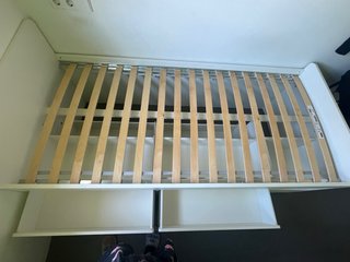 Cama individual IKEA con cajones 90x200cm