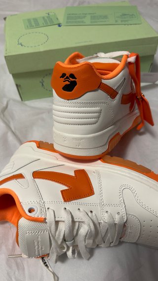 Zapatillas Off-White Blancas y Naranjas