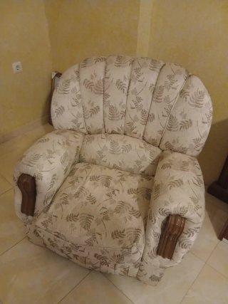 Poltrone in tessuto e legno