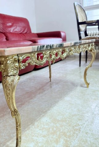 Mesa de centro mármol rosa y bronce