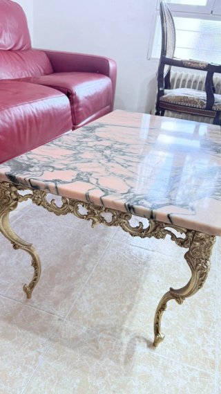 Mesa de centro mármol rosa y bronce