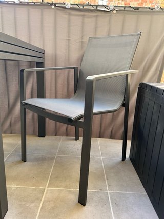 Conjunto mesa Starmi + 4 sillas Eika