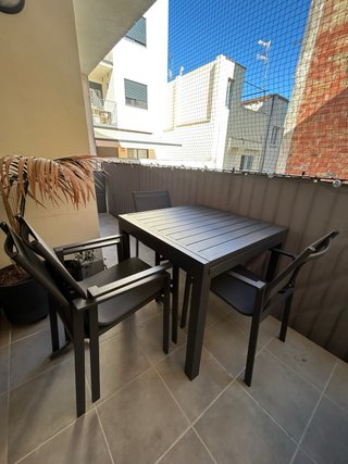 Conjunto mesa Starmi + 4 sillas Eika