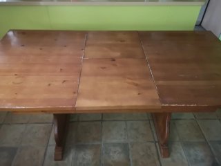 Conjunto mesa y banco de madera