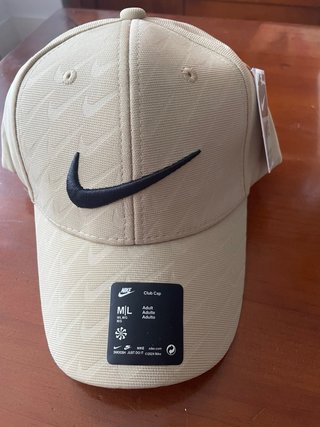 Gorra Nike Club Cap Beige Talla M/L