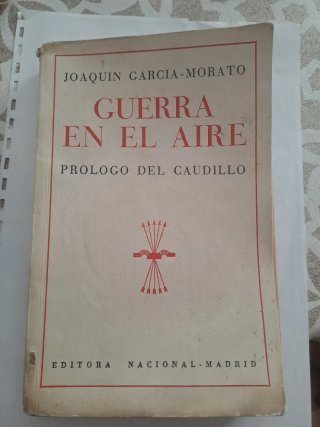 2 libros de Franco, Palabras deCaudillo y Guerra