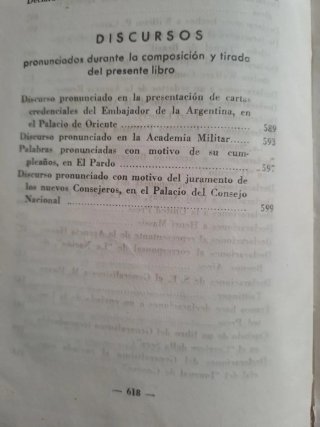 2 libros de Franco, Palabras deCaudillo y Guerra