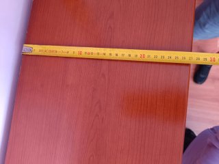 Zapatero de madera marrón