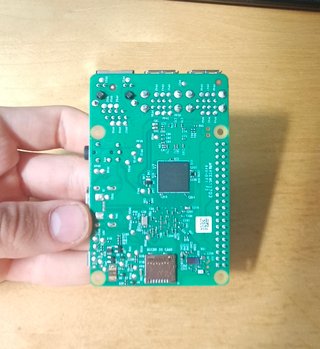 Raspberry Pi 3B con carcasa
