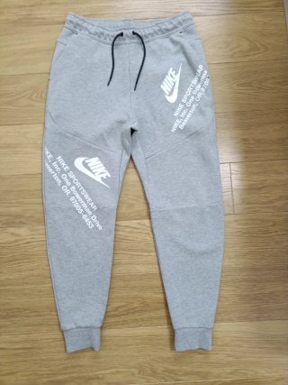 Pantalón Nike tech