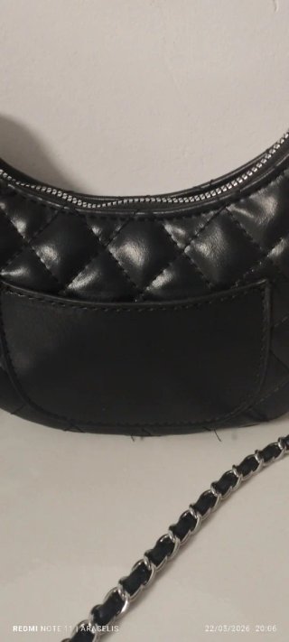 Bolso de Hombro Negro Acolchado