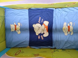 Cuna de viaje infantil con diseño