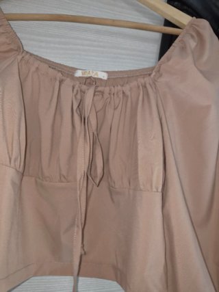 Conjunto Top Beige y Pantalón Negro