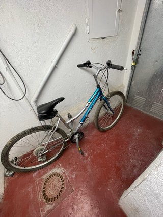 2 Bicicletas de ciudad y montaña