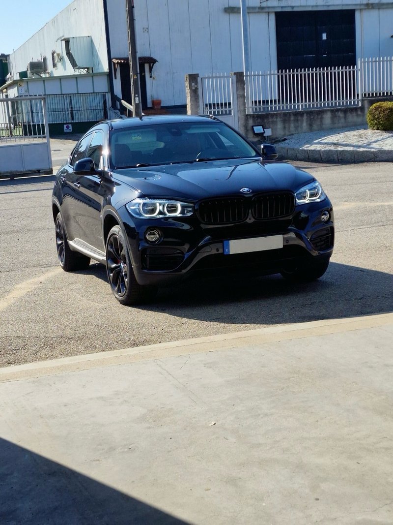 BMW X6 5.0i - foto 1