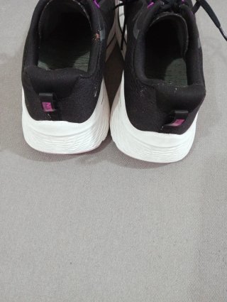 Zapatillas Skechers Negras y Rosas