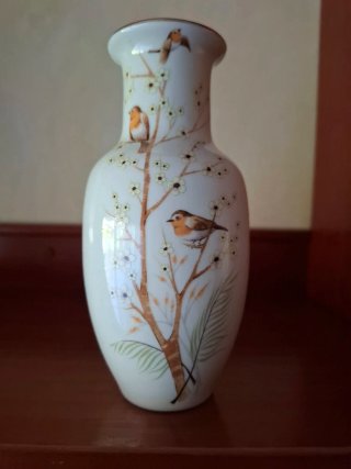 Jarrón de porcelana con pájaros