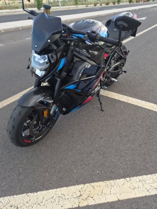 Bmw m 1000 r COMPETITION