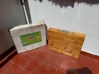Mesa plegable con 4 taburetes