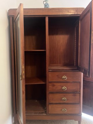 Armario antiguo madera con espejo