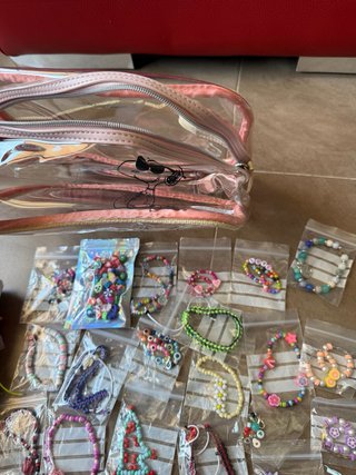 Kit de pulseras y abalorios