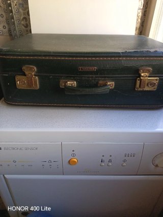 Maleta antigua Fibrochrom 1950-1970 verde