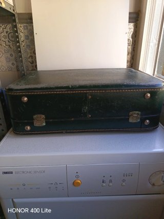 Maleta antigua Fibrochrom 1950-1970 verde