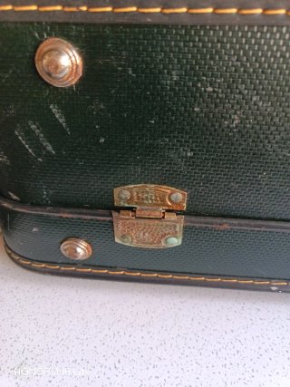 Maleta antigua Fibrochrom 1950-1970 verde