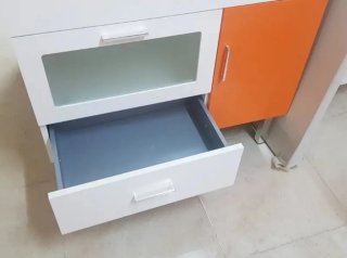MUEBLE DE BAÑO Y ESPEJO DE DISEÑO CON FOCO
