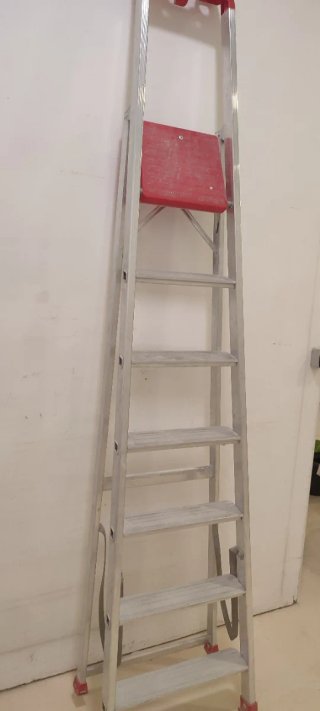 Escalera aluminio 6 peldaños anchos