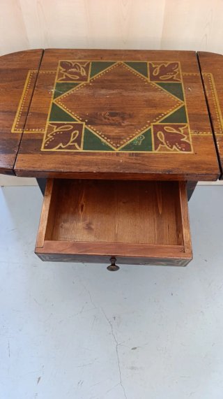 Tavolino antico in legno