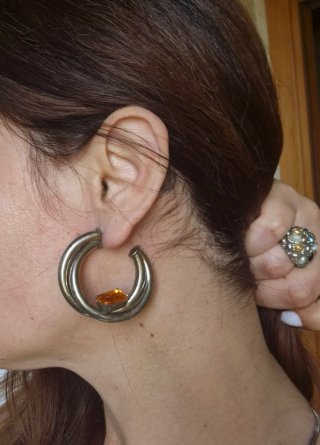 Orecchini cerchio argento con pietra arancione
