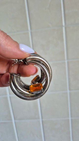 Orecchini cerchio argento con pietra arancione