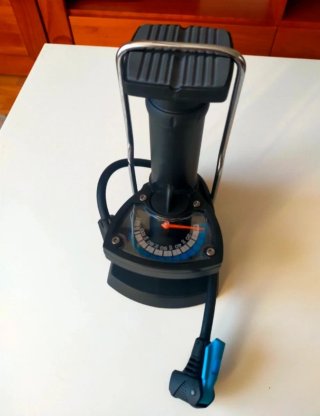 Bomba de pie para bicicleta