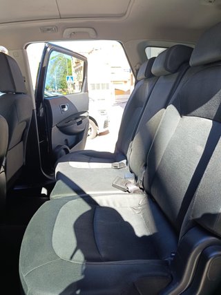 Nissan Qashqai+2 2010