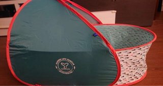 Cuna de playa o piscina con diseño de peces