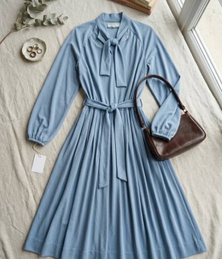 Vestido Midi Vintage Azul Celeste – Estilo Rom