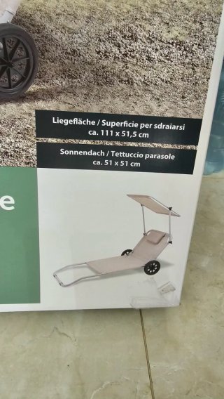 Sdraio da spiaggia con ruote e parasole