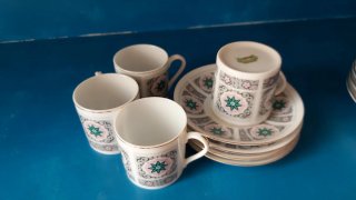 Juego de 4 tazas y platillos de café vintage