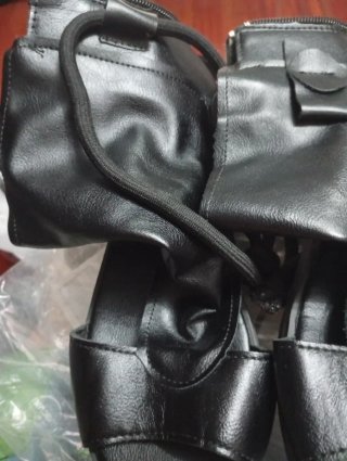 Sandalias negras talla 38-39 (un solo uso)