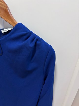 Body Zara azul con detalle hombro elastizado