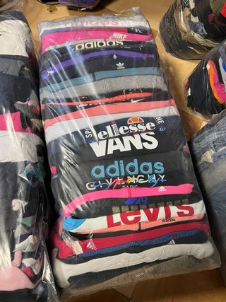 Lote 10kg Ropa Vintage marcas varias S/M/L