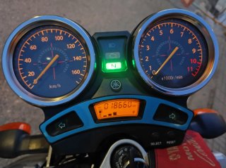 Honda CBF250 Naked Plata