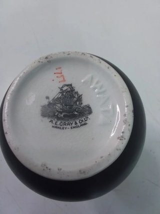 Jarrón antiguo motivos asiáticos
