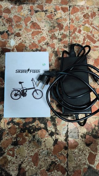 363. Bicicleta Eléctrica Plegable Skate Flash
