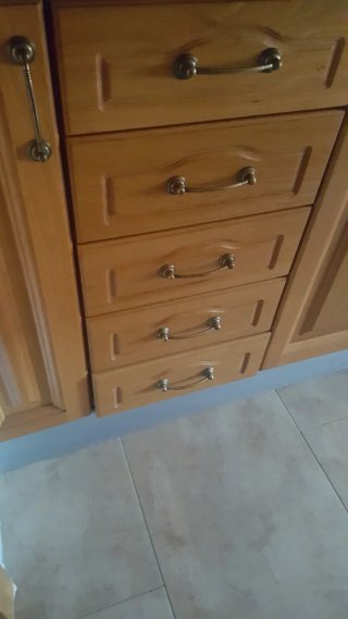 Cajonera de madera maciza