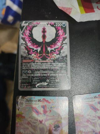 Lote 2 Sylveon VMAX 212 y Moltres V de galar 177