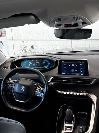 PEUGEOT 3008 Hybrid 225 eEAT8