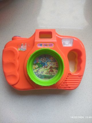 Lote 4 juguetes bebé: cámara, teléfono, piano, coc