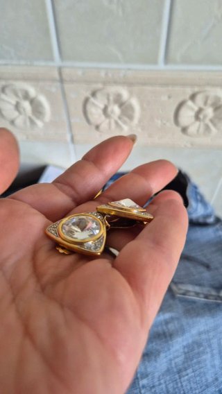 Orecchini triangolari con cristalli